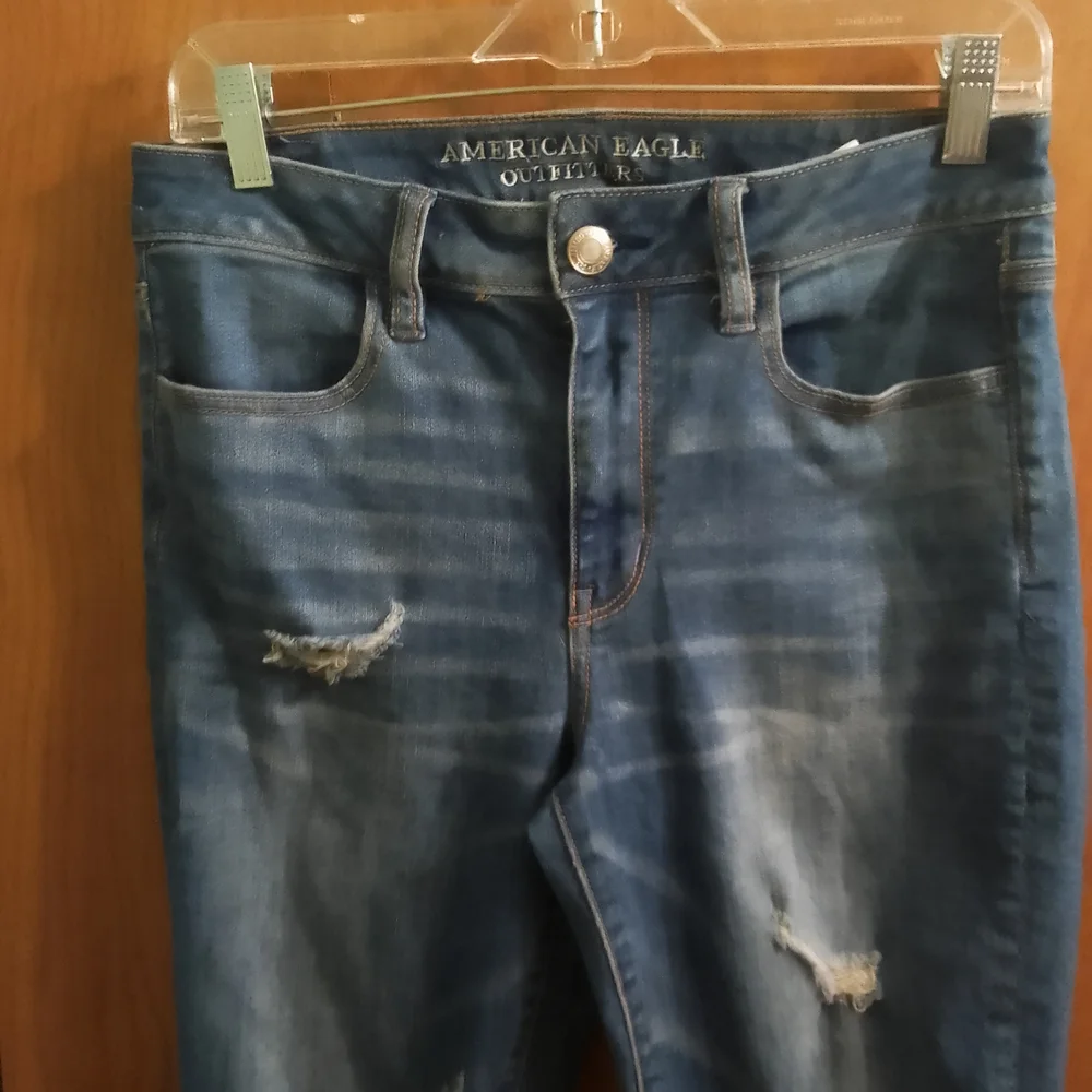 American Eagle Outfitters Distressed Denim Jeans Super Stretch High Rise Jegging